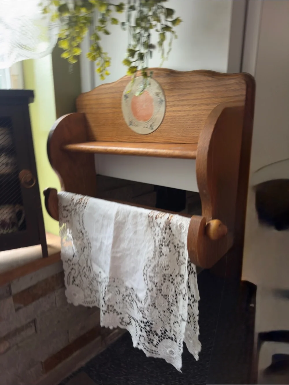 Vintage Paul Revere Shoppe Wooden Wall Shelf & Towel Rack – Hand Painted Ceramic